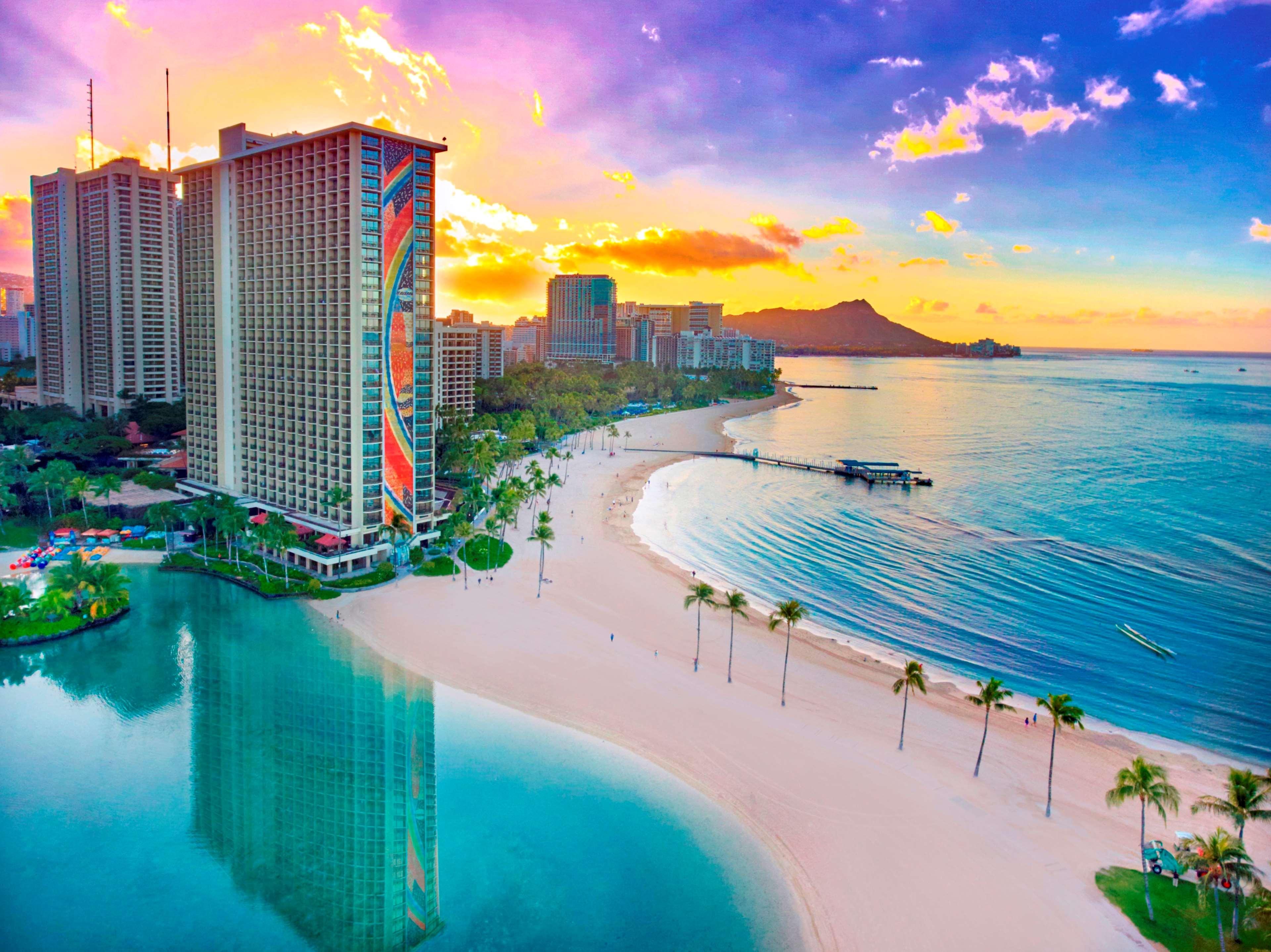 Hilton Hawaiian Village Waikiki Beach Resort Гонолулу Экстерьер фото