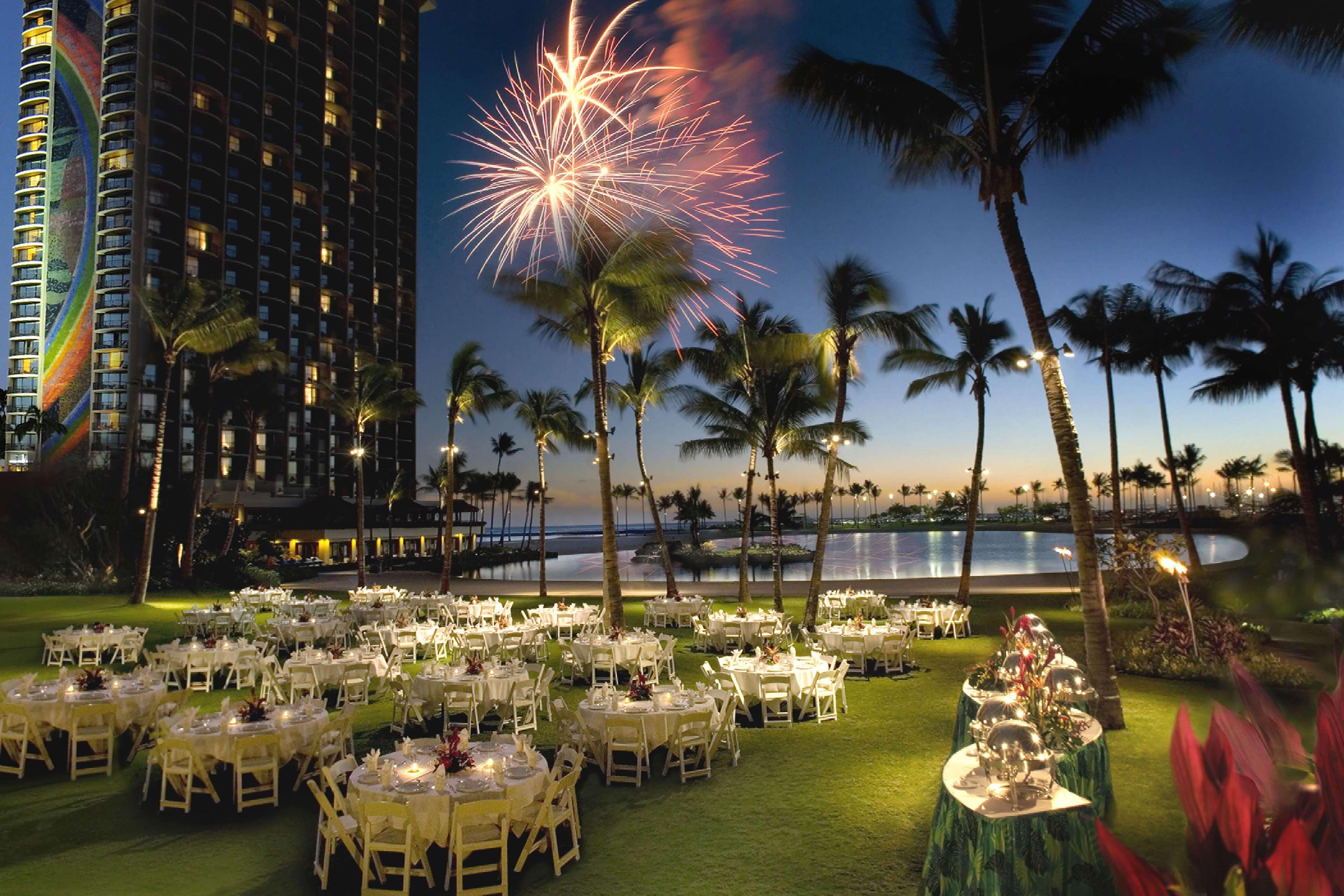 Hilton Hawaiian Village Waikiki Beach Resort Гонолулу Ресторан фото